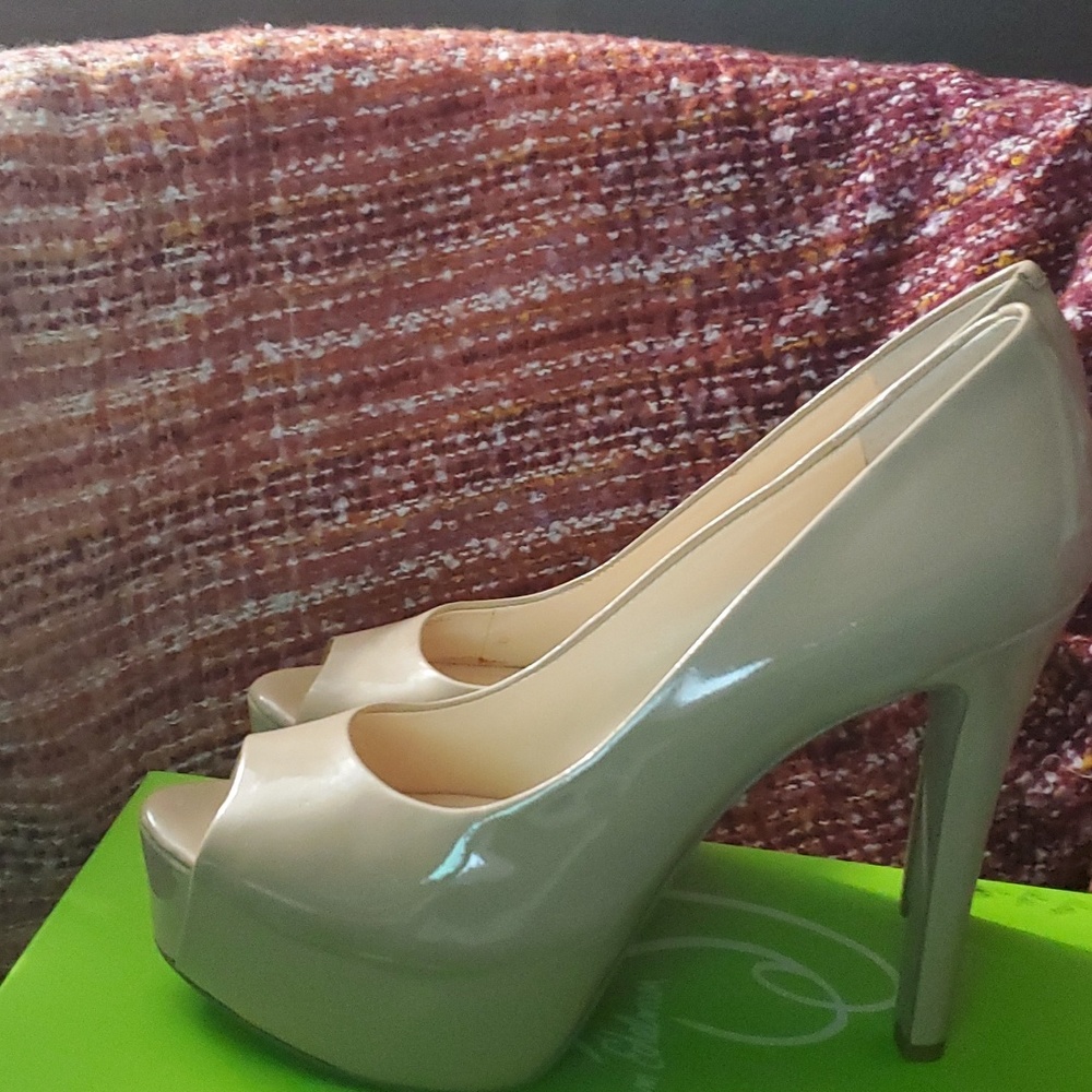 Jessica Simpson patent nude platform 10